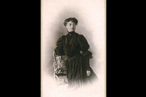 Marcelle Bernard à 20 ans - 1905